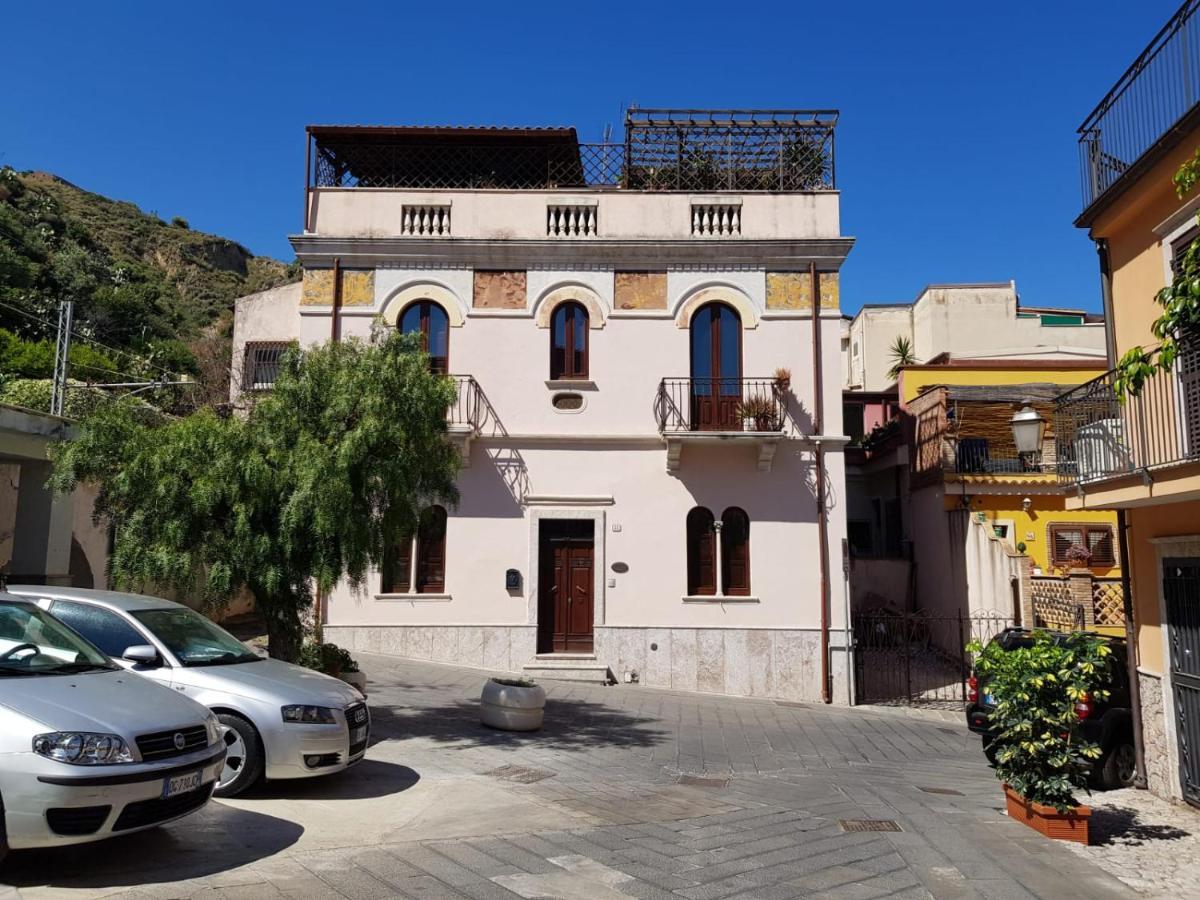 Appartamenti Via Lombardo Giardini-Naxos Extérieur photo