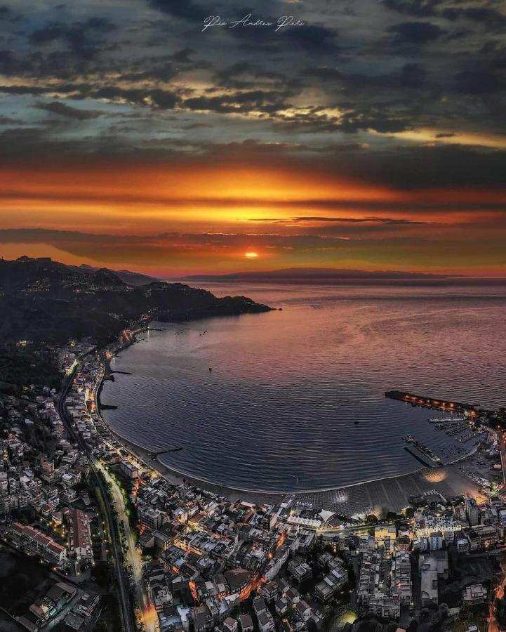 Appartamenti Via Lombardo Giardini-Naxos Extérieur photo